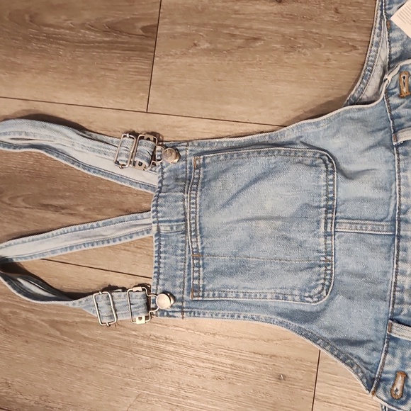 Madwell Trendy Light Blue Denim Overalls - Picture 2 of 6